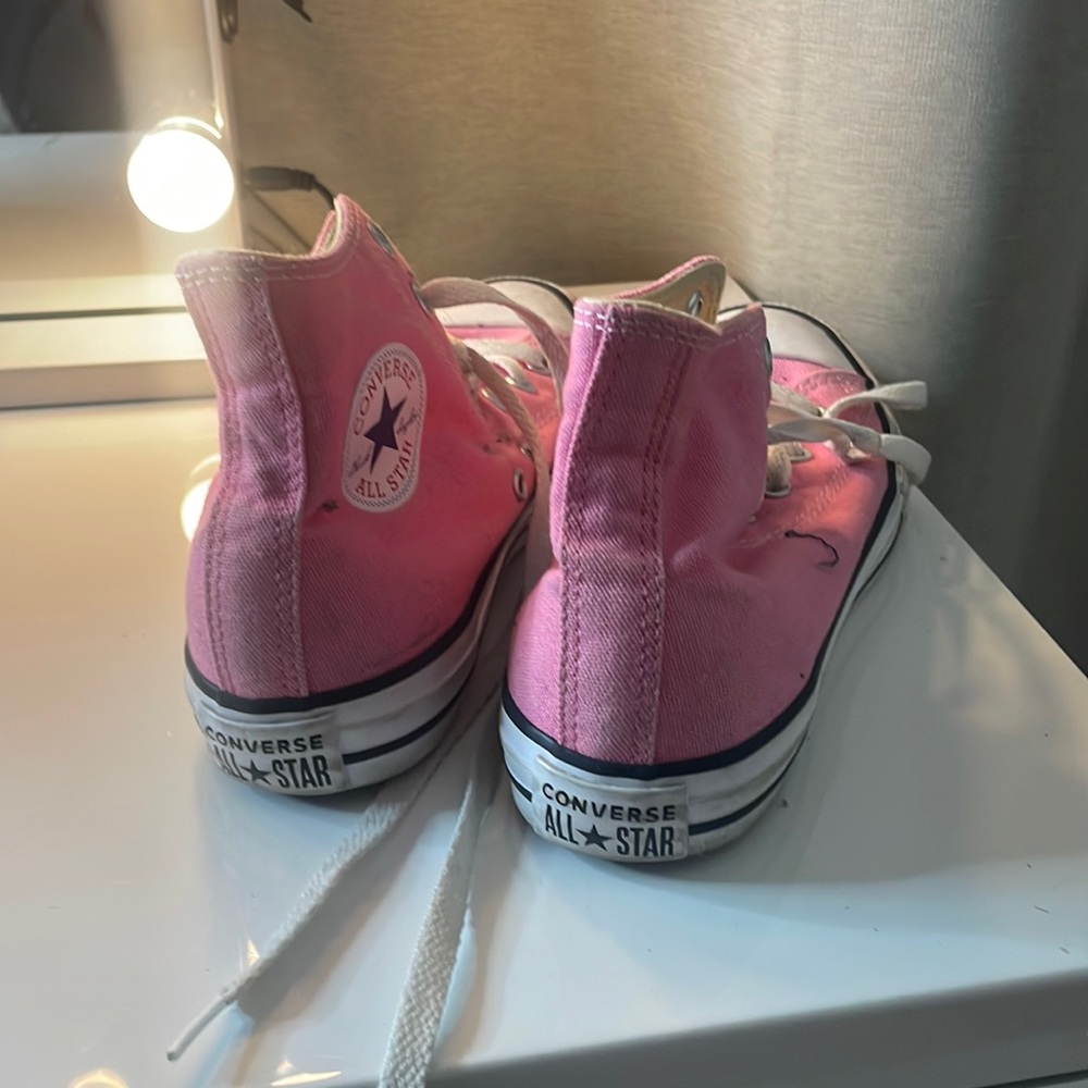 Pink Converse - Picture 3 of 4